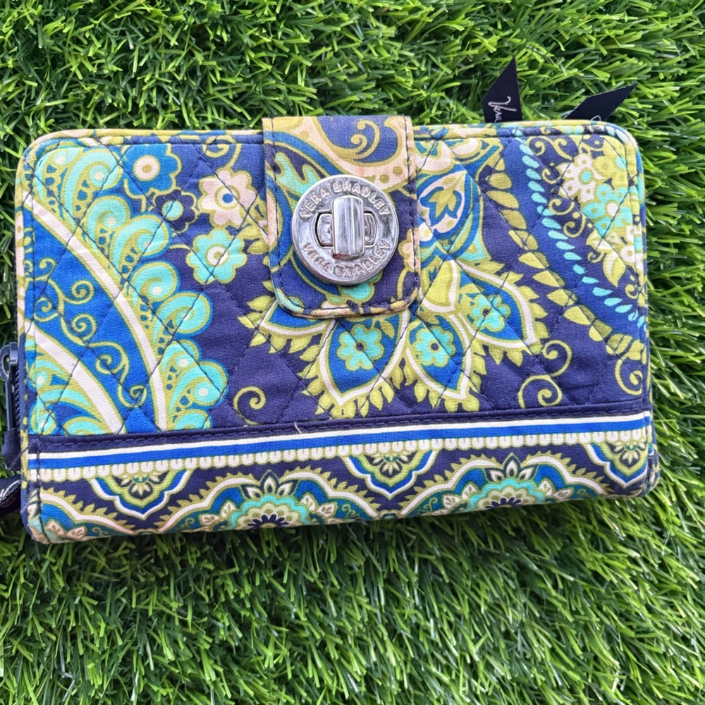 VERA BRADLEY QUILTED WALLET FLORAL COLORFUL